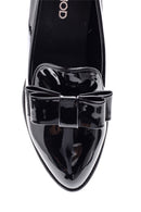 Kadın Topuk Detaylı Fiyonklu Rugan Ayakkabı | Derimod Kadın Topuk Detaylı Fiyonklu Rugan Ayakkabı | Derimod