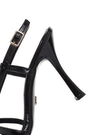 Kadın Siyah Bilekten Tokalı İnce Topuklu Deri Sandalet | Derimod Kadın Siyah Bilekten Tokalı İnce Topuklu Deri Sandalet | Derimod