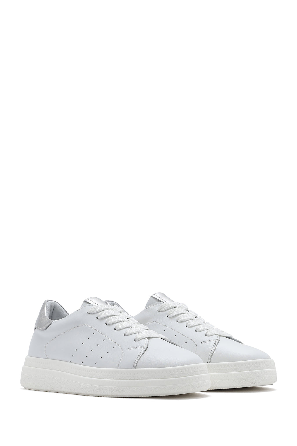 Kadın Beyaz Bağcıklı Kalın Tabanlı Deri Sneaker