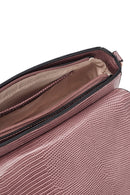 Kadın Pembe Uzun Askılı Kroko Desenli Omuz Çantası | Derimod Kadın Pembe Uzun Askılı Kroko Desenli Omuz Çantası | Derimod