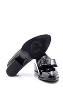 Kadın Topuk Detaylı Fiyonklu Rugan Ayakkabı | Derimod Kadın Topuk Detaylı Fiyonklu Rugan Ayakkabı | Derimod