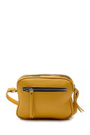 Women's Accessory Detailed Crossbody Bag | Derimod Women's Accessory Detailed Crossbody Bag | Derimod