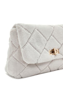 Kadın Krem Zincir Askılı Peluş Çapraz Çanta | Derimod Kadın Krem Zincir Askılı Peluş Çapraz Çanta | Derimod