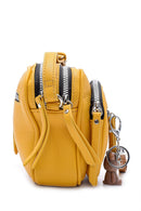 Women's Accessory Detailed Crossbody Bag | Derimod Women's Accessory Detailed Crossbody Bag | Derimod