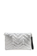 Woman Silver Chain-Strap Quilted Clutch Bag | Derimod Woman Silver Chain-Strap Quilted Clutch Bag | Derimod