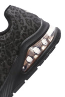 Skechers Kadın Siyah Leopar Desenli Bağcıklı Sneaker | Derimod Skechers Kadın Siyah Leopar Desenli Bağcıklı Sneaker | Derimod