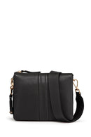 Geox Kadın Siyah Clarissy Aksesuar Detaylı Deri Çapraz Çanta | Derimod Geox Kadın Siyah Clarissy Aksesuar Detaylı Deri Çapraz Çanta | Derimod