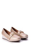 Kadın Dolgu Topuklu Tokalı Ayakkabı | Derimod Kadın Dolgu Topuklu Tokalı Ayakkabı | Derimod