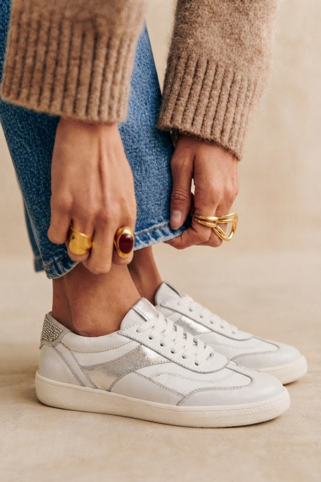 Kadın Beyaz Bağcıklı Kalın Tabanlı Taşlı Deri Sneaker