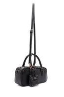 Kadın Siyah Uzun Askılı Aksesuar Detaylı Kol Çantası | Derimod Kadın Siyah Uzun Askılı Aksesuar Detaylı Kol Çantası | Derimod