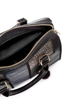 Kadın Siyah Uzun Askılı Aksesuar Detaylı Kol Çantası | Derimod Kadın Siyah Uzun Askılı Aksesuar Detaylı Kol Çantası | Derimod