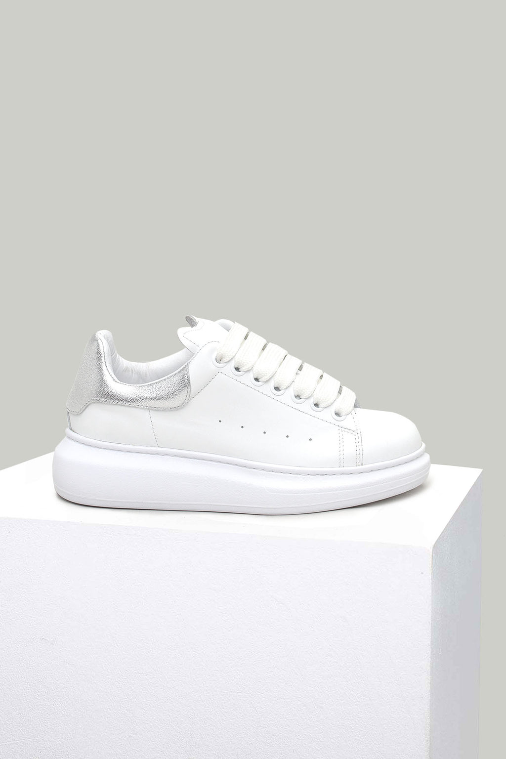 Beyaz-Gümüş Kadın Deri Sneaker