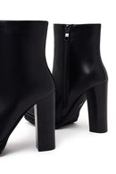 Woman Black Zip Closure High Thick-Heeled Leather Boots | Derimod Woman Black Zip Closure High Thick-Heeled Leather Boots | Derimod
