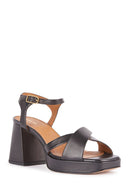 Geox Kadın Siyah Soledea Bilekten Bantlı Kalın Topuklu Deri Sandalet | Derimod Geox Kadın Siyah Soledea Bilekten Bantlı Kalın Topuklu Deri Sandalet | Derimod