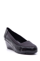 Women's Crocodile Patterned Wedge Heeled Shoes | Derimod Women's Crocodile Patterned Wedge Heeled Shoes | Derimod