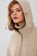 Roma Kadın Bej Kapüşonlu Çift Taraflı Oversize Deri Ceket | Derimod Roma Kadın Bej Kapüşonlu Çift Taraflı Oversize Deri Ceket | Derimod