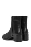 Kadın Siyah Fermuarlı Kısa Kalın Topuklu Deri Bot | Derimod Kadın Siyah Fermuarlı Kısa Kalın Topuklu Deri Bot | Derimod