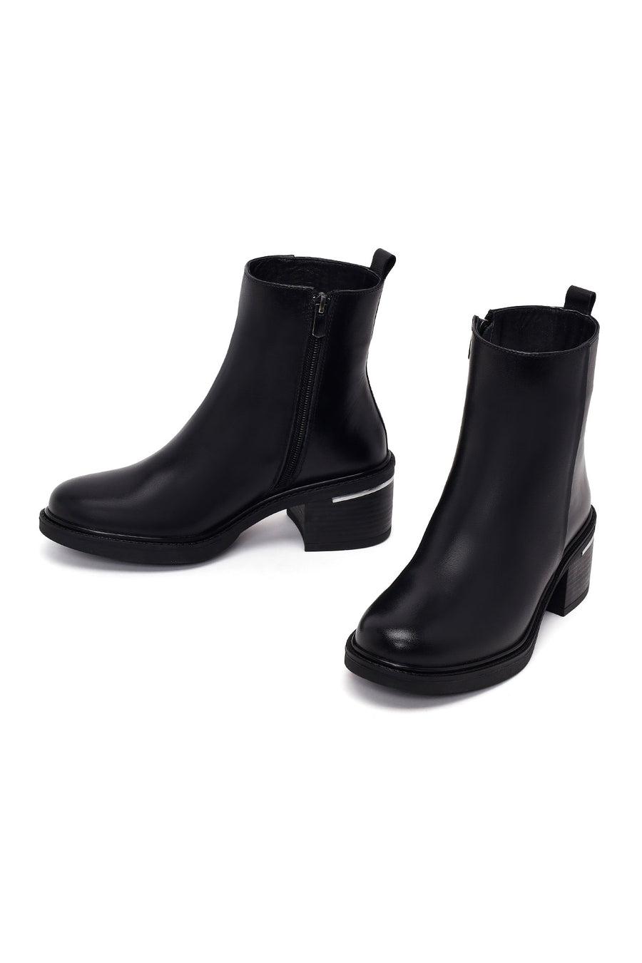Woman Black Zip Closure Thick-Heeled Leather Boots