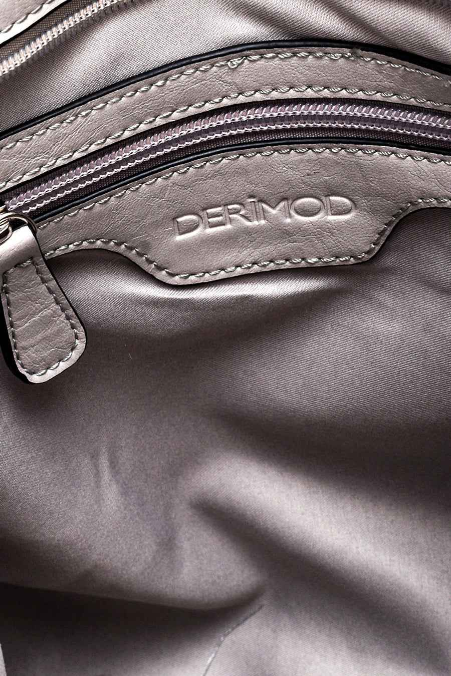 Women's Chain Detailed Backpack