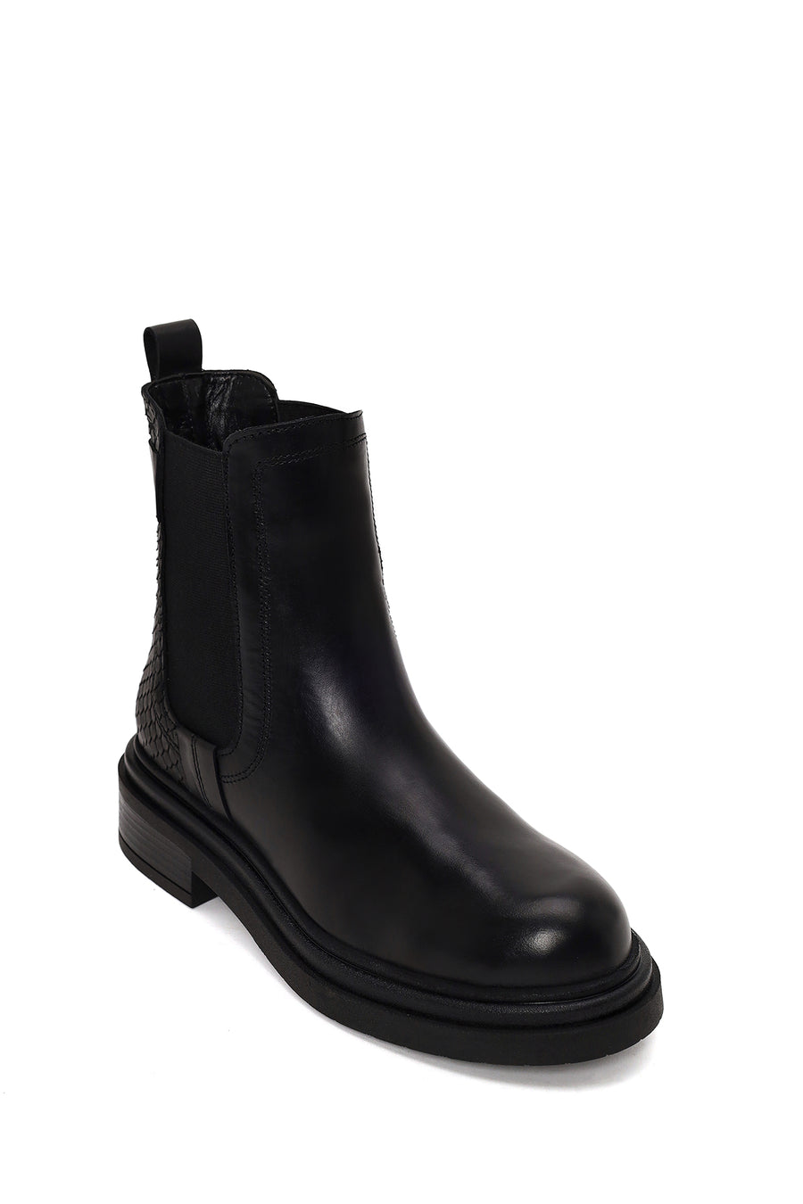 Woman Black Thick-Soled Leather Chelsea Boots