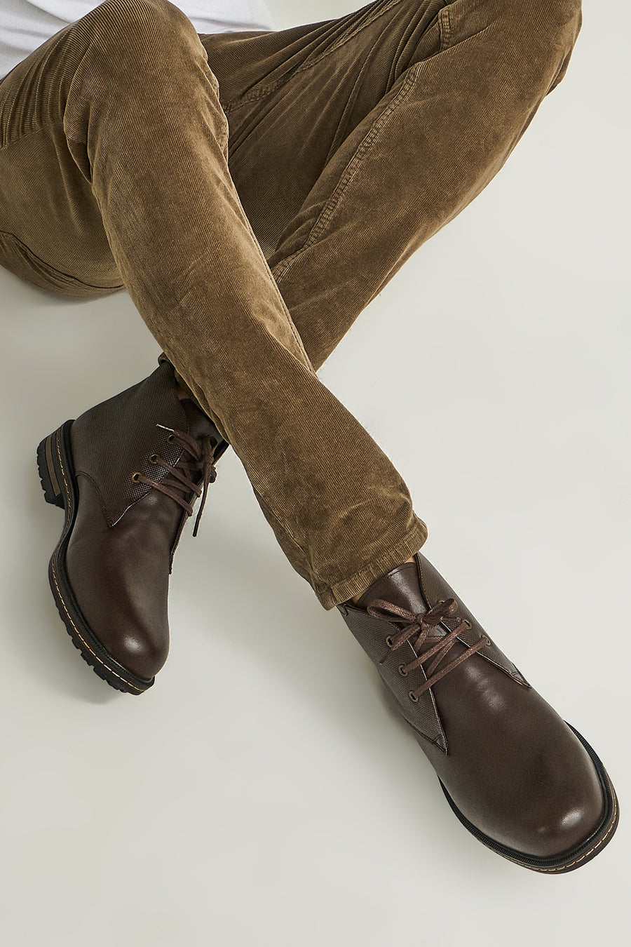 Lace-Up Men's Leather Boots