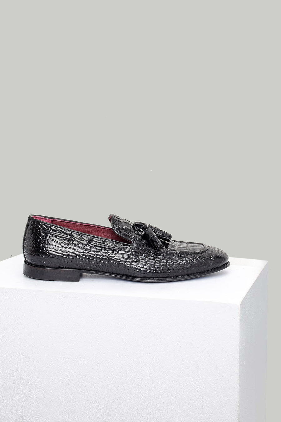 Classic Men's Shoes with Crocodile Pattern