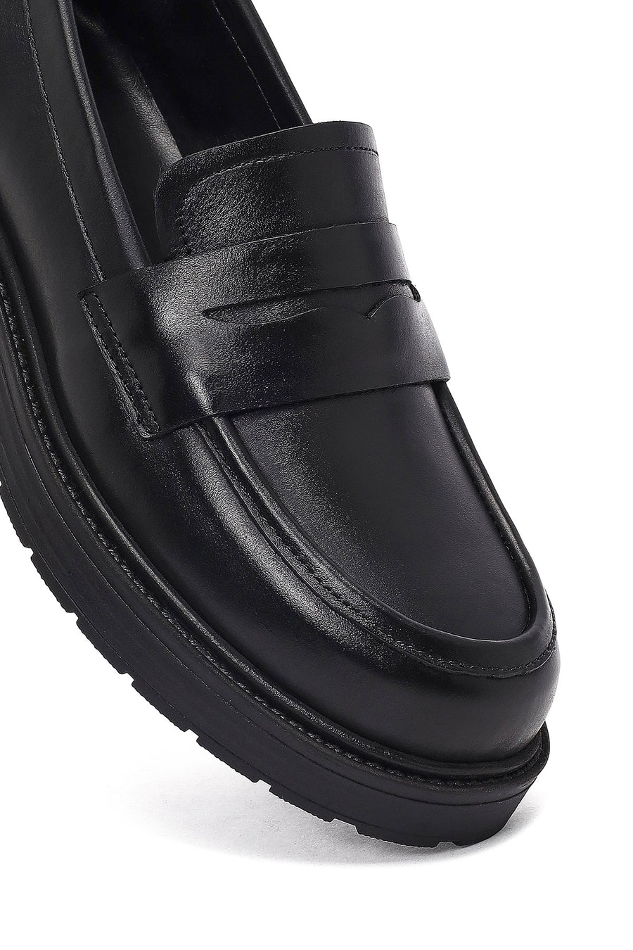 Woman Black Thick-Soled Leather Masculine Loafer