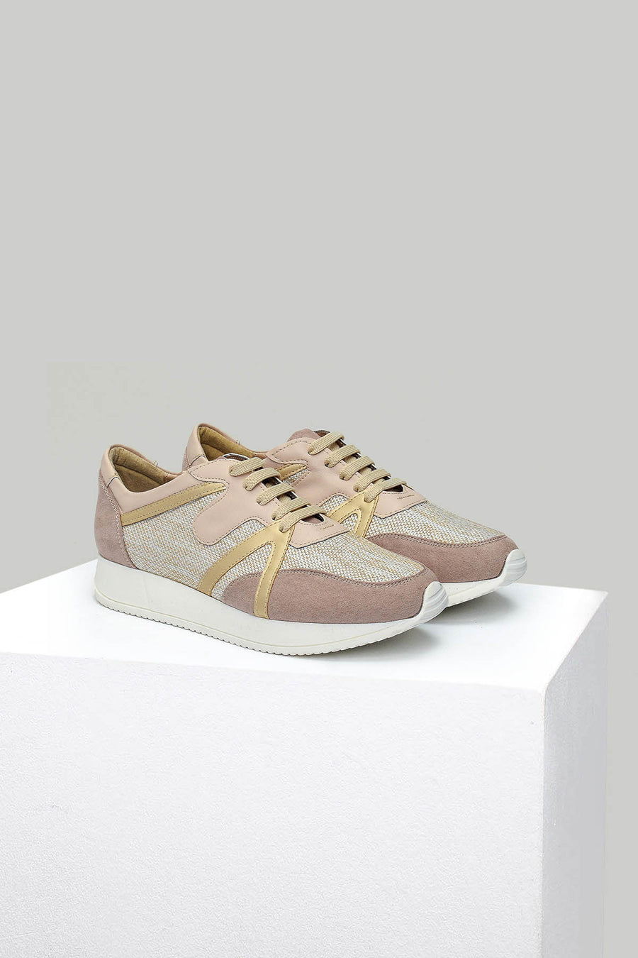Women's Sports Shoes
