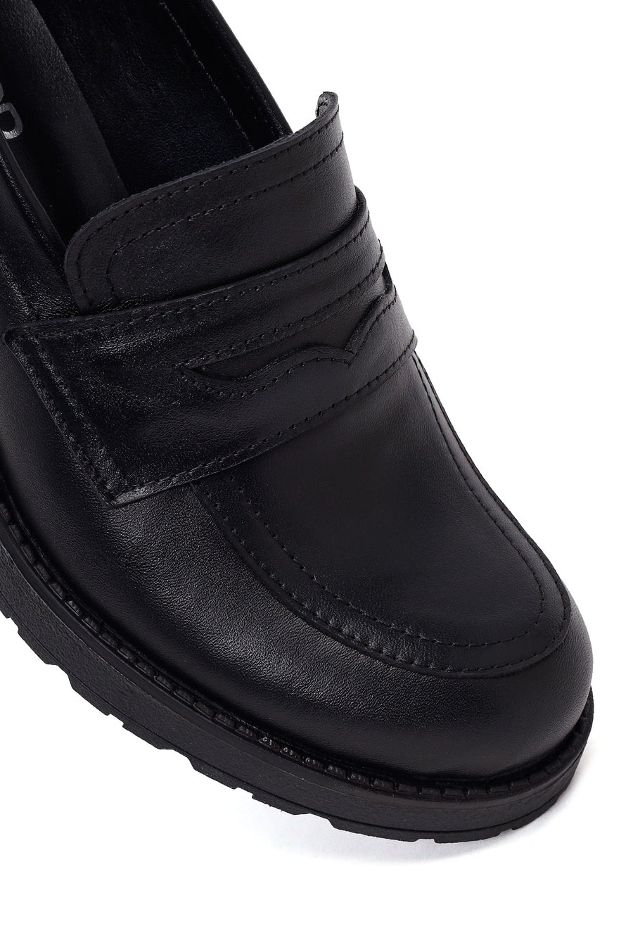Woman Black Thick-Heeled Leather Loafer