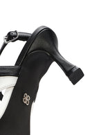 Kadın Siyah Bilekten Tokalı İnce Topuklu Sandalet | Derimod