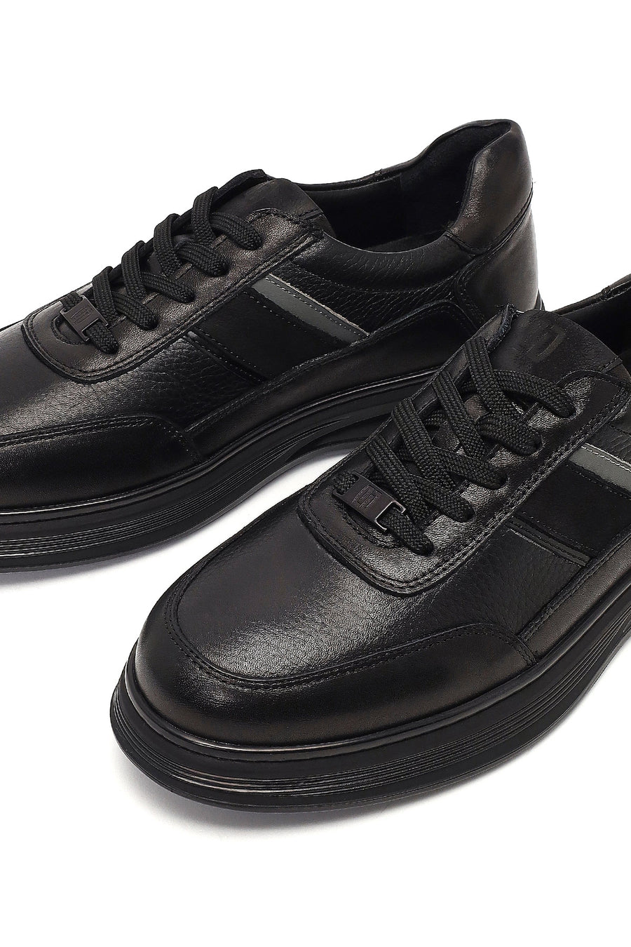 Erkek Siyah Bağcıklı Deri Casual Sneaker