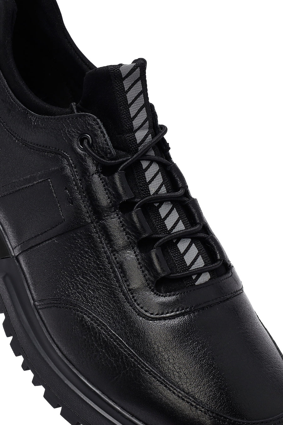 Erkek Siyah Bağcıklı Kalın Tabanlı Deri Casual Sneaker