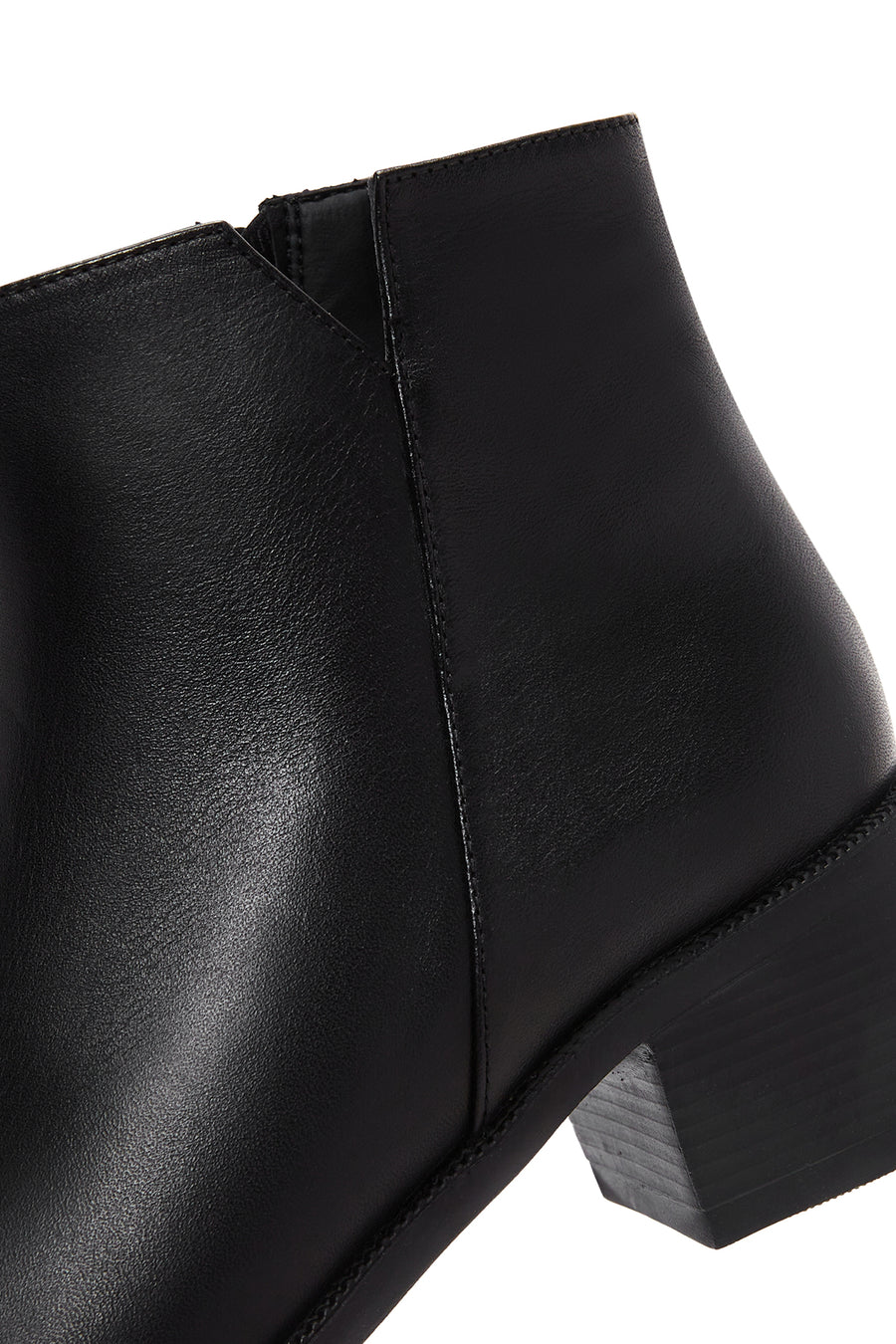 Woman Black Zip Closure Short Thick-Heeled Leather Boots
