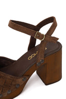 Woman Tan Ankle-Buckle Chunky-Heel Suede Sandal | Derimod