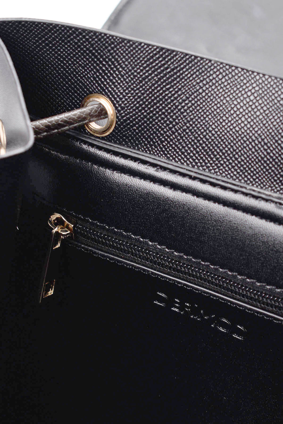 WOMEN'S BACKPACK