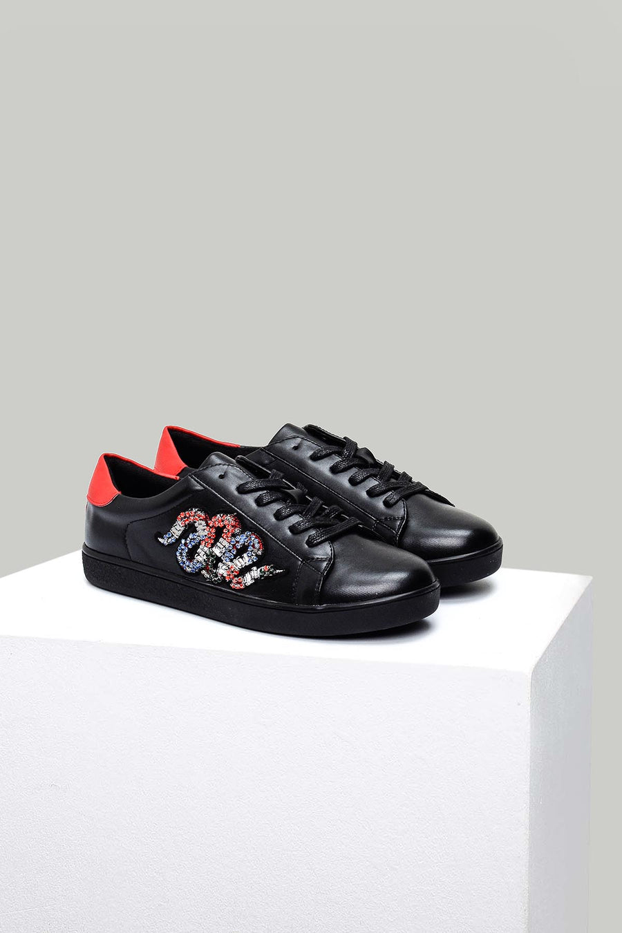 Boncuk Detaylı Kadın Sneaker