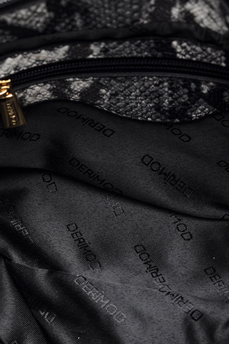 Women's Snakeskin Patterned Bag