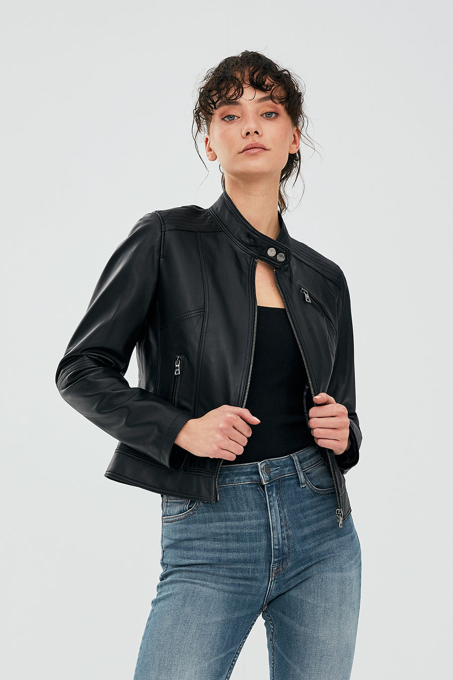 Kylie Women's Black Short Leather Jacket 19WGE53521M | Derimod