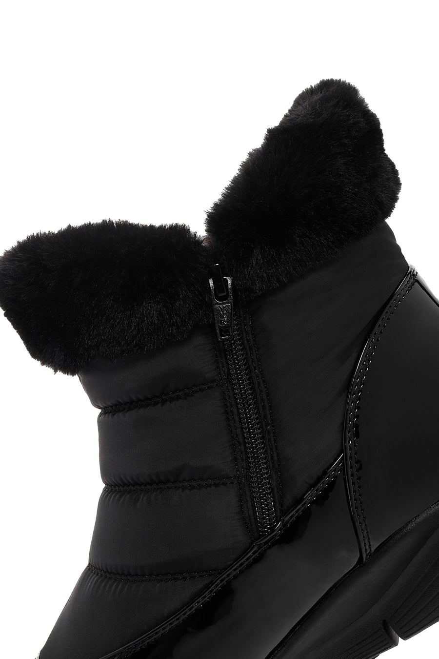 Skechers Kadın Siyah Arch Fit Smooth - Cool Puff Rugan Kalın Tabanlı Bot