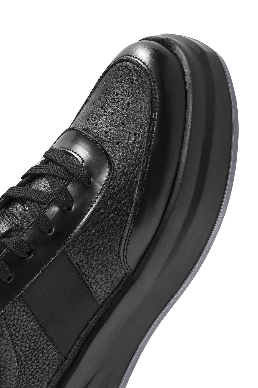 Erkek Siyah Bağcıklı Kalın Tabanlı Deri Sneaker