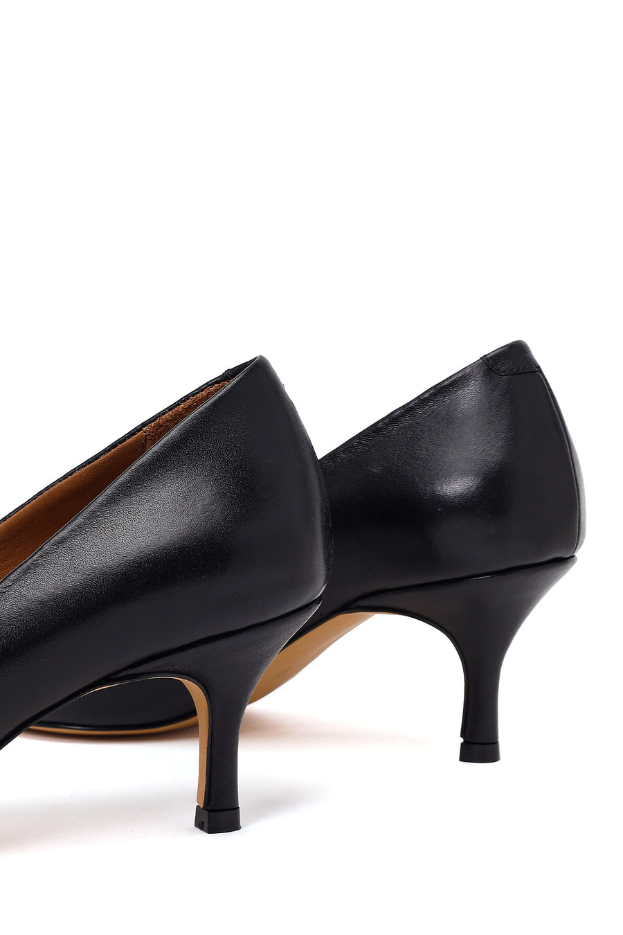Woman Black Thin-Heeled Leather Stiletto