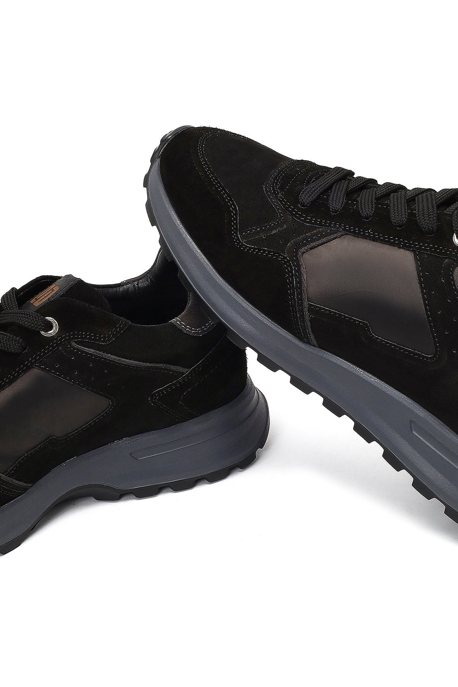 Men's Black Lace-Up Leather Sneaker