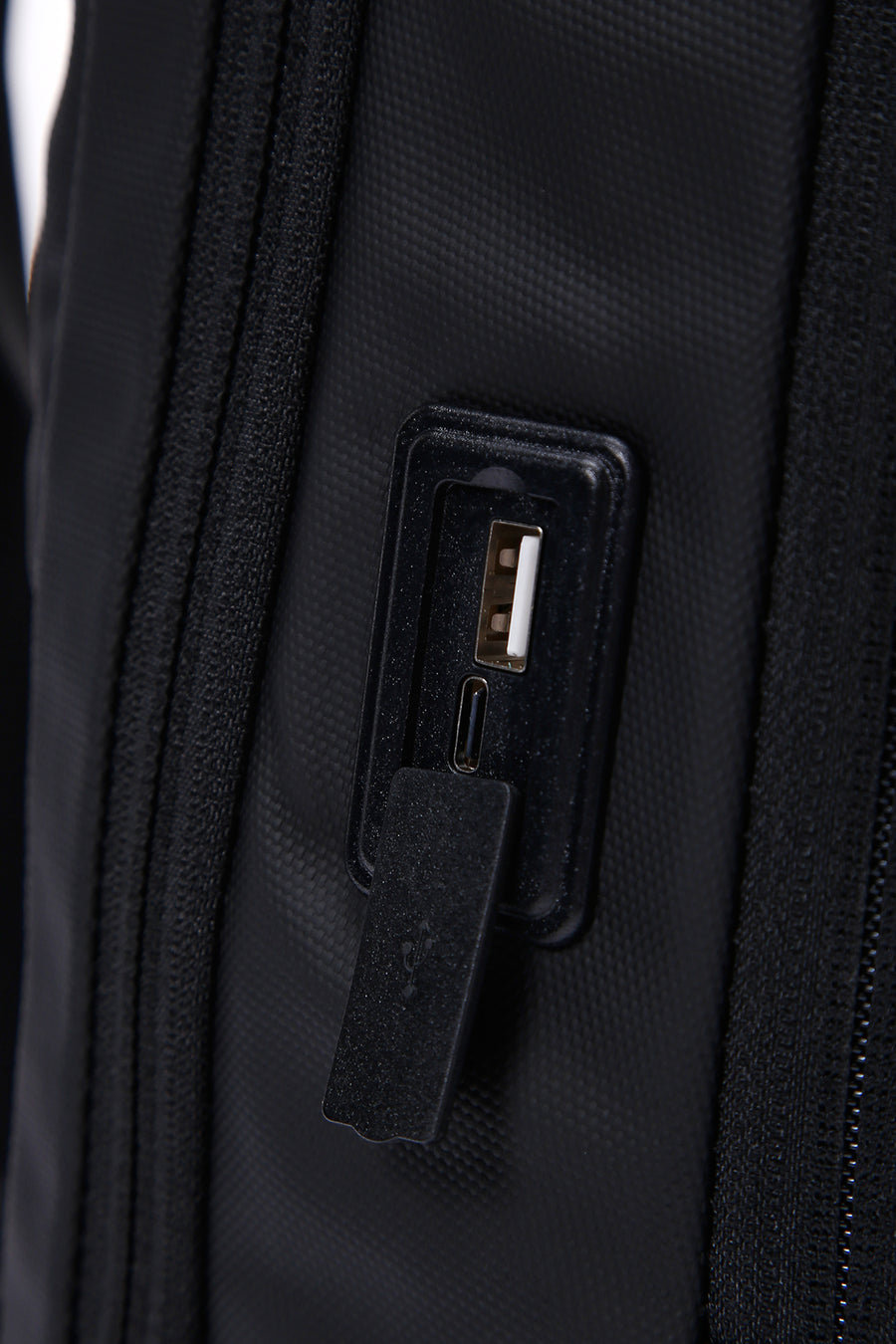 D-Pack Unisex Black Technological Hardcase Backpack