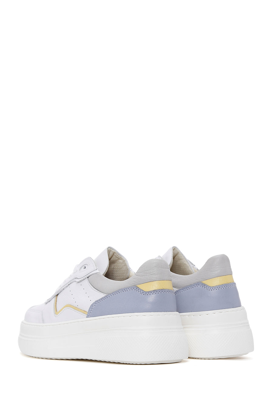 Kadın Beyaz Deri Kalın Tabanlı Sneaker