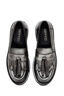 Kadın Gümüş Deri Püsküllü Maskülen Loafer | Derimod