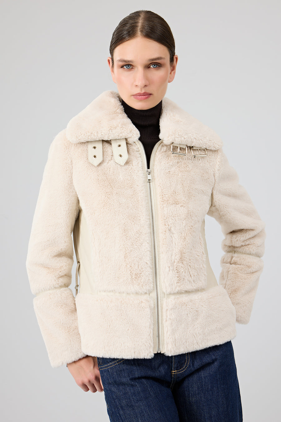 Sevilla Women's Beige Teddy Coat 23WGD5034FF | Derimod