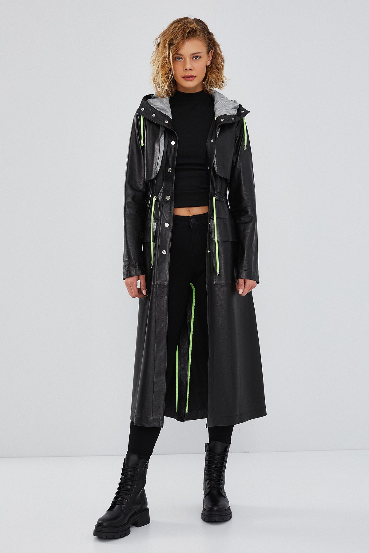 Rihanna Kadın Siyah Kapüşonlu Deri Trençkot 23WGD5082U4 | Derimod