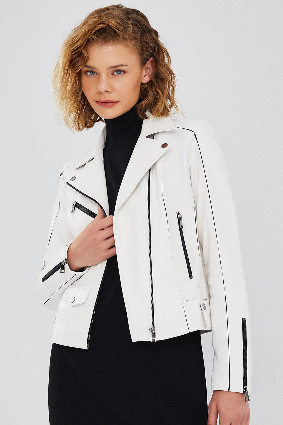 Bella Kadın Beyaz Slim-Fit Biker Deri Ceket