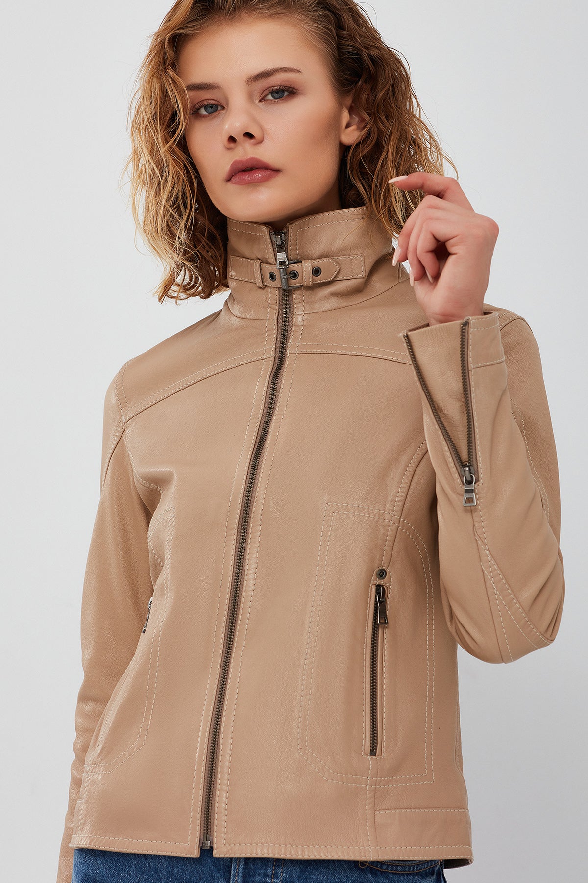 Fiesta Kadın Bej Kısa Deri Ceket