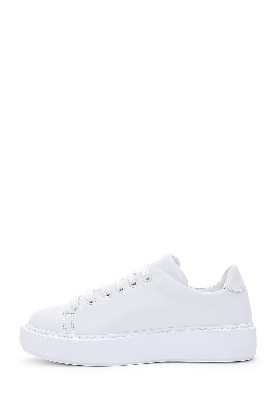 Kadın Beyaz Bağcıklı Kalın Tabanlı Deri Sneaker